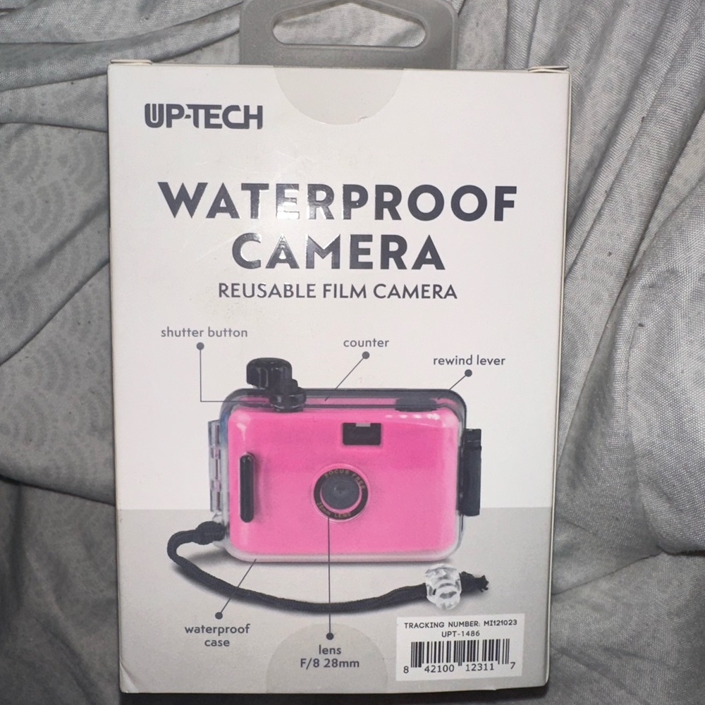 Waterproof Reusable Film Camera - Picture 2 of 5